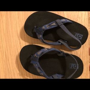 Toddler flip flops